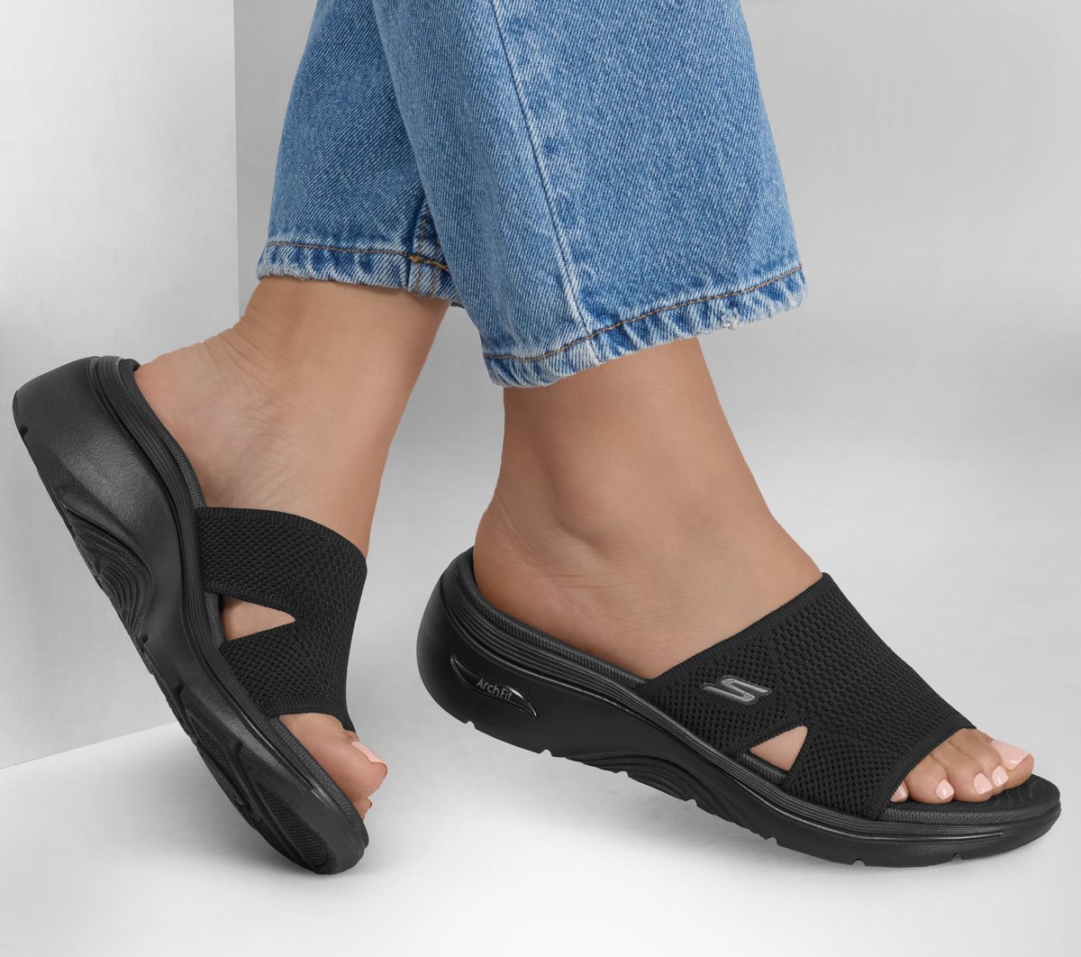 Women Skechers GO WALK Arch Fit 2.0 Sandal - Dakota