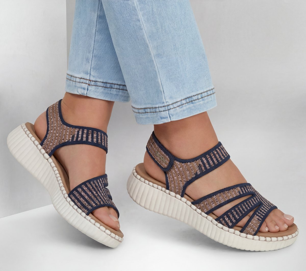 Women Skechers Wilshire Blvd - Breezy Walk