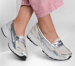 Women Skechers Var-City